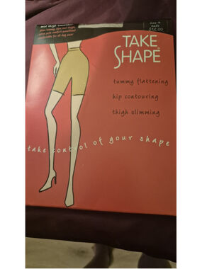 1p JCPenney Take Shape Mid Thigh Smoother Shapewear - sz 4 - Nude